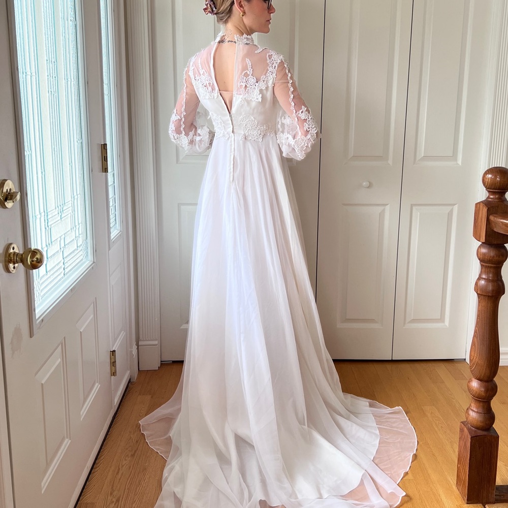SOLD — 1960-70’s Dance Originals by Fred Perlberg Wedding Gown - Picture 5 of 11